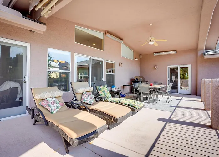 Covered Deck & Red Rock Views: In Casa vacanze *